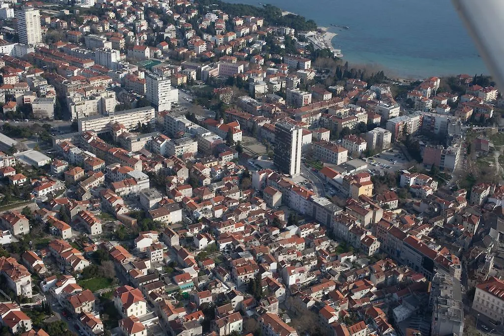 Bacvice Beach Apartment Split