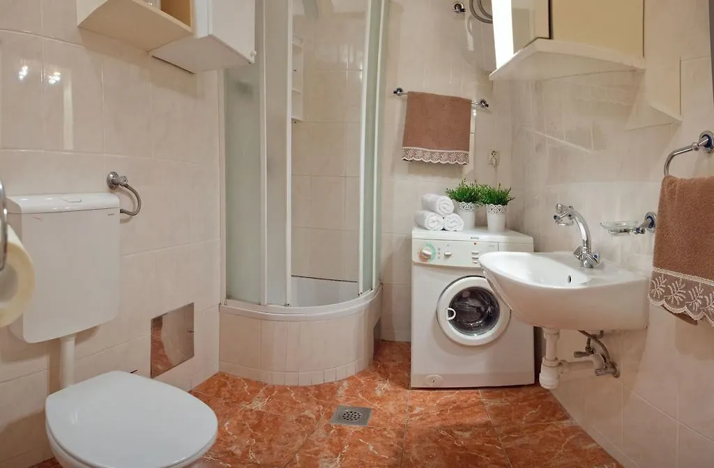 Bacvice Beach Apartment Split